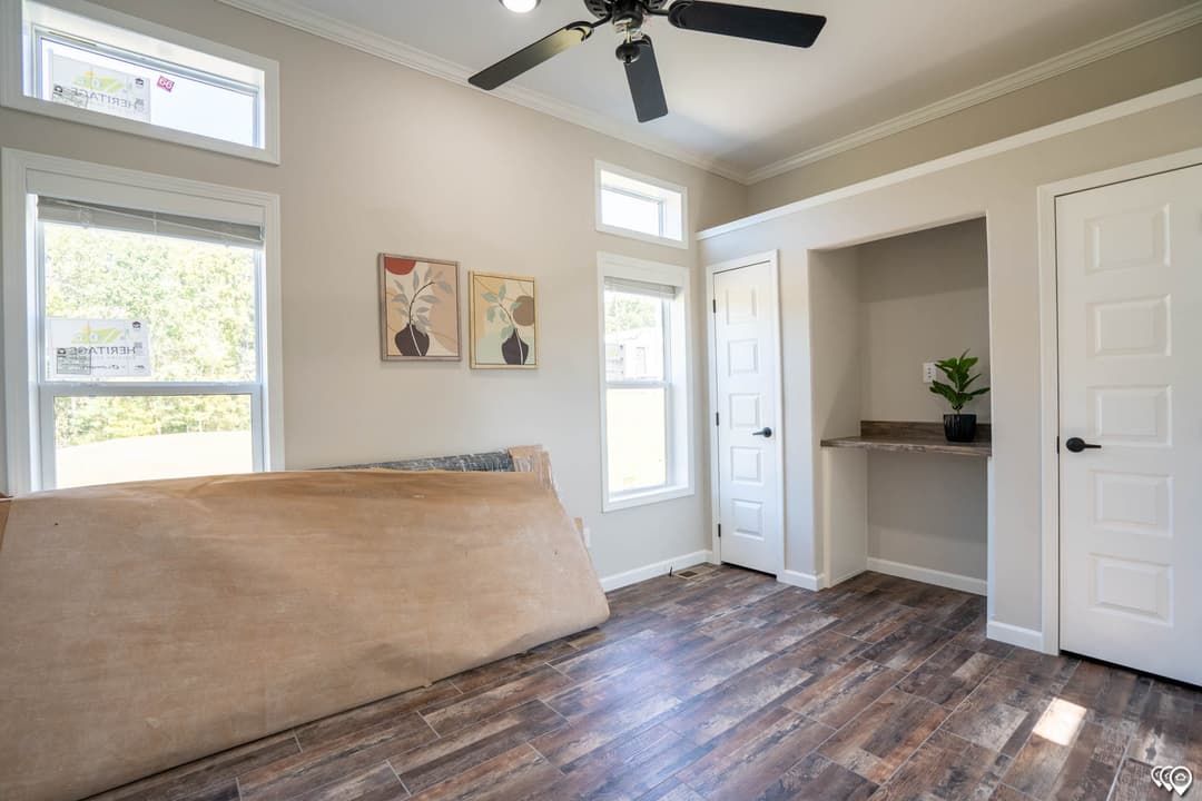 Cozy cabin 2 interior home features