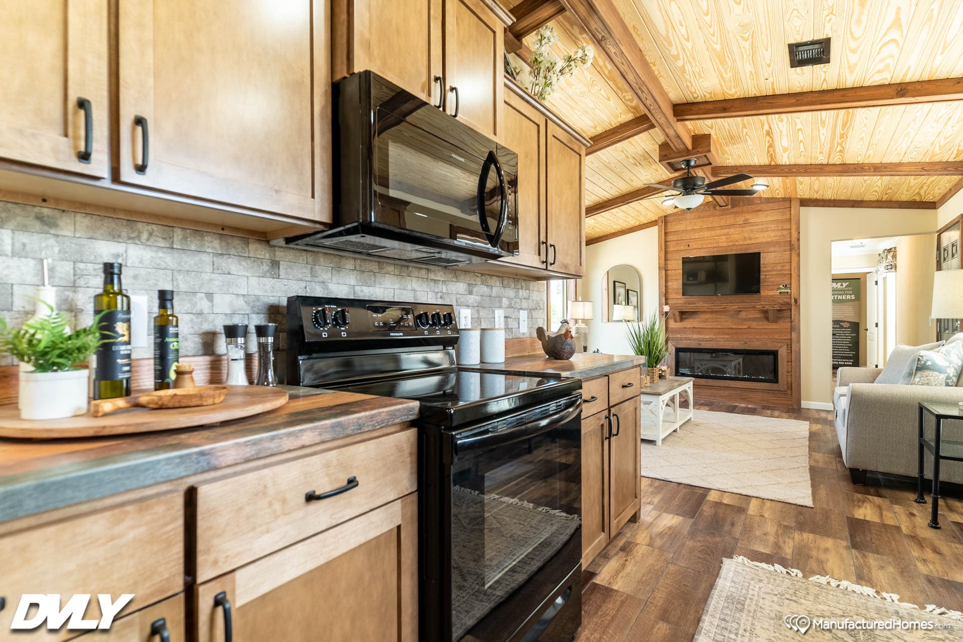 The lodge kitchen home features