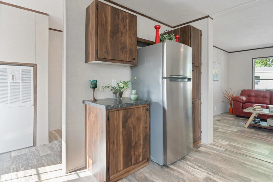Crown kitchen home features
