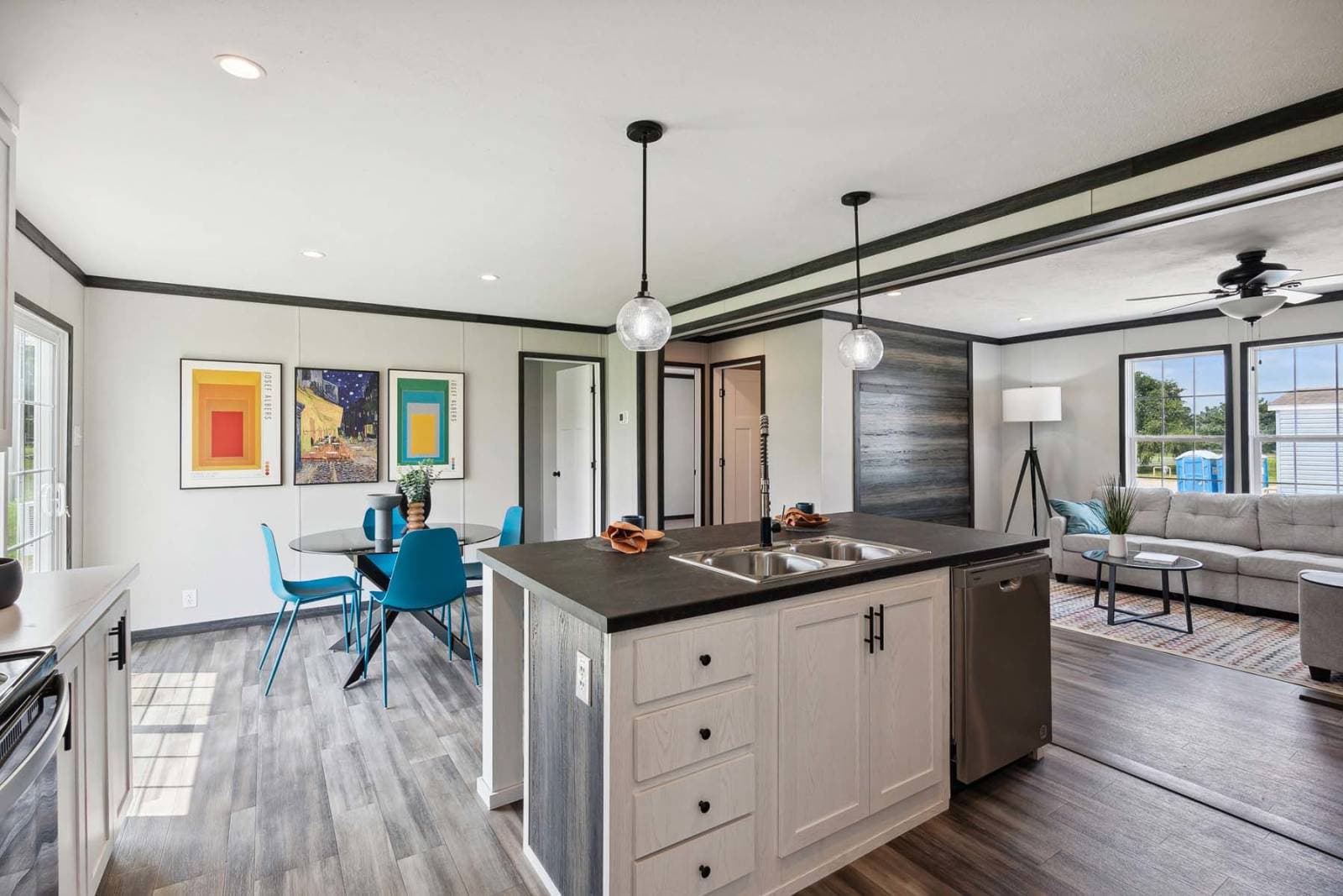 Clinch kitchen home features