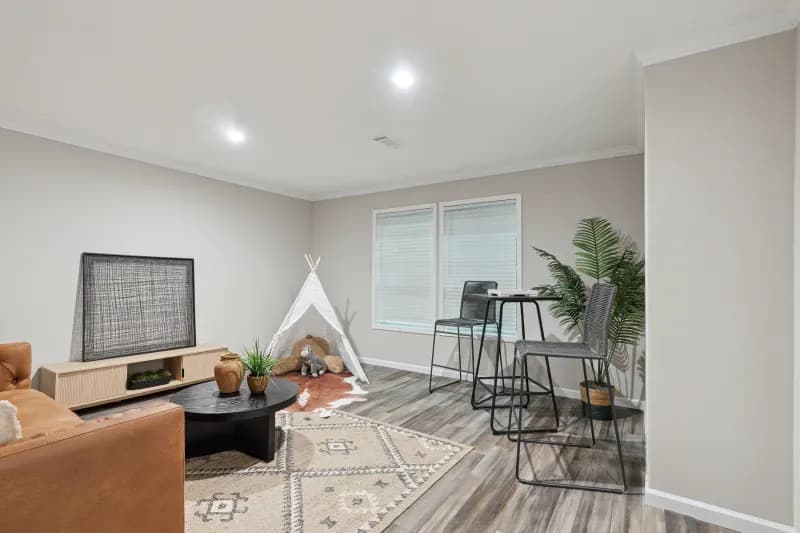 Casa grande interior home features