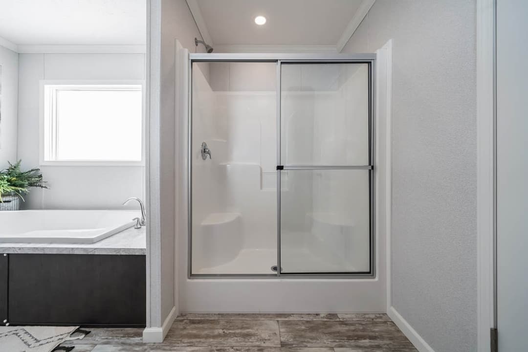 Nova bathroom home features