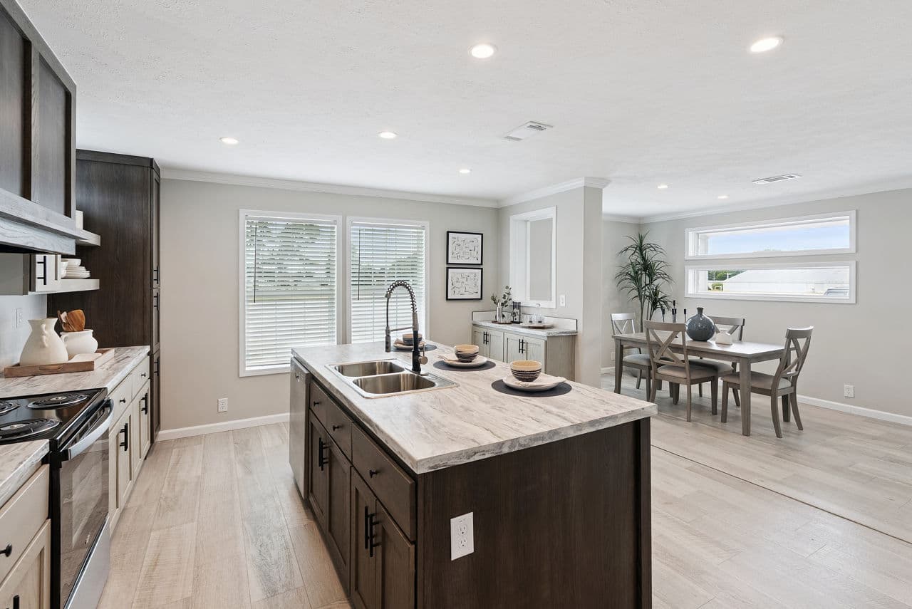 Driftwood cottage kitchen home features