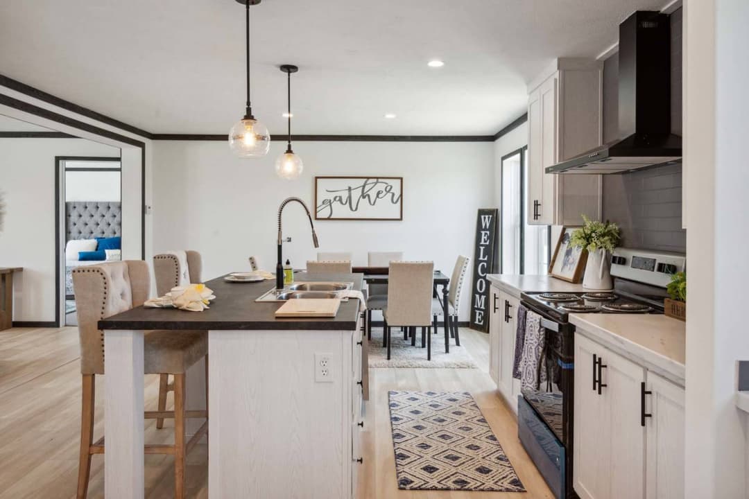 Roan kitchen home features