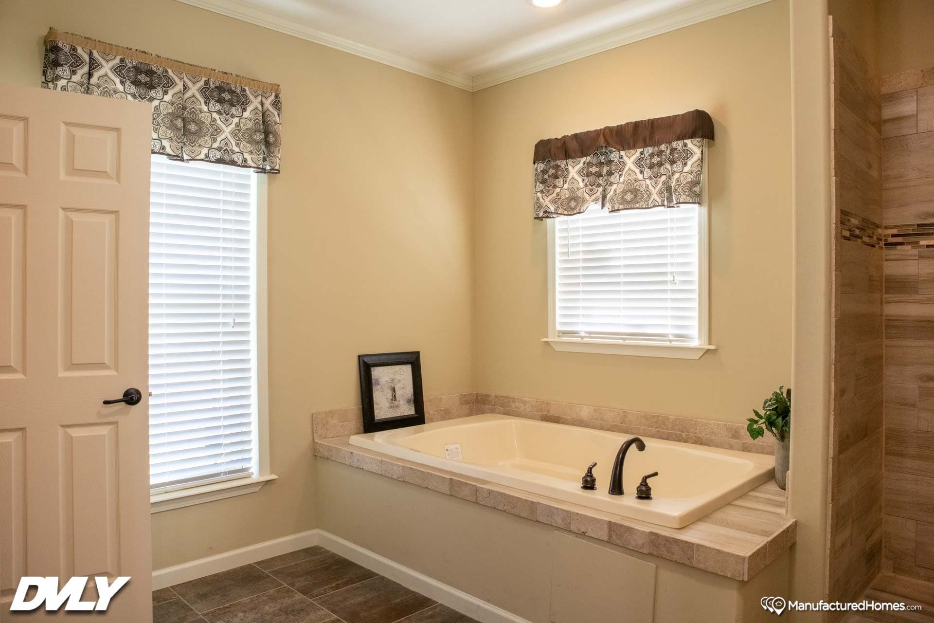 Briarritz bathroom home features