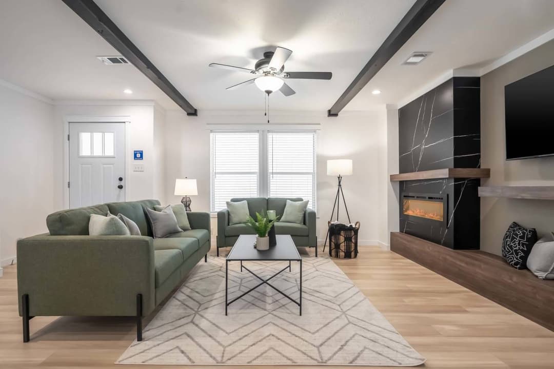 Kritzer interior home features