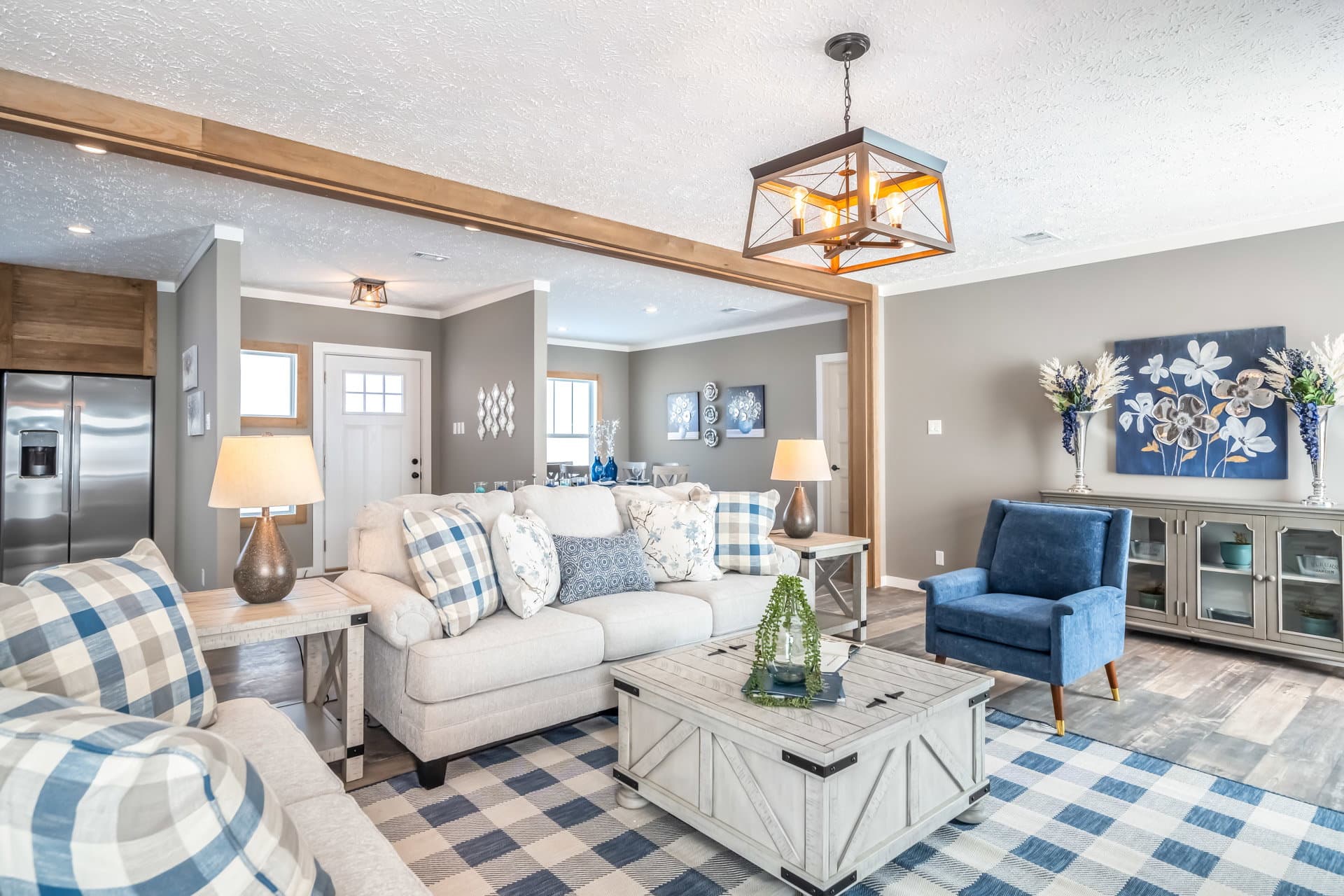 The willow oak hero and interior home features