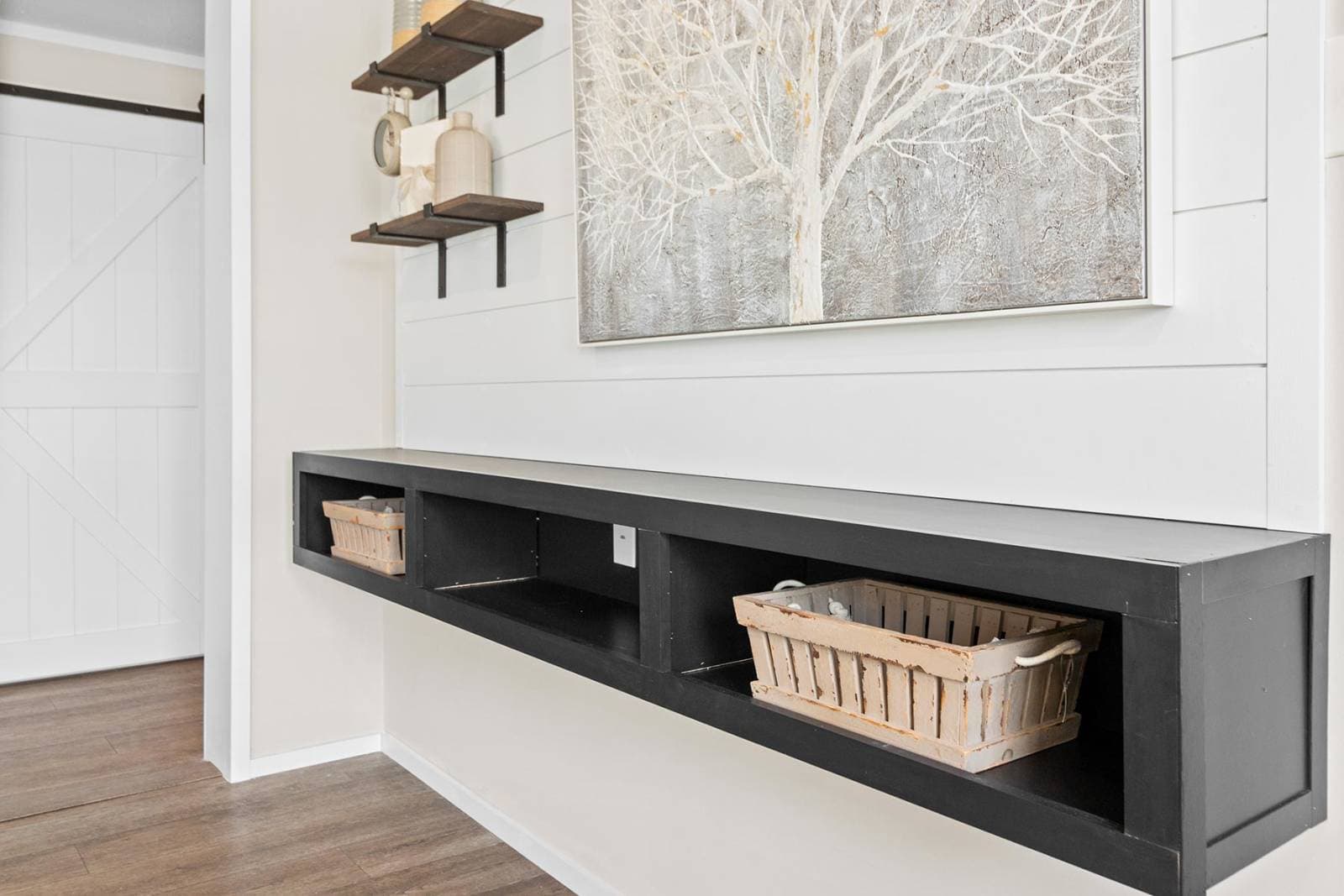 Paris interior home features