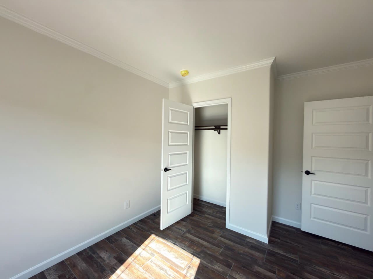 Aimon b 4br bedroom home features