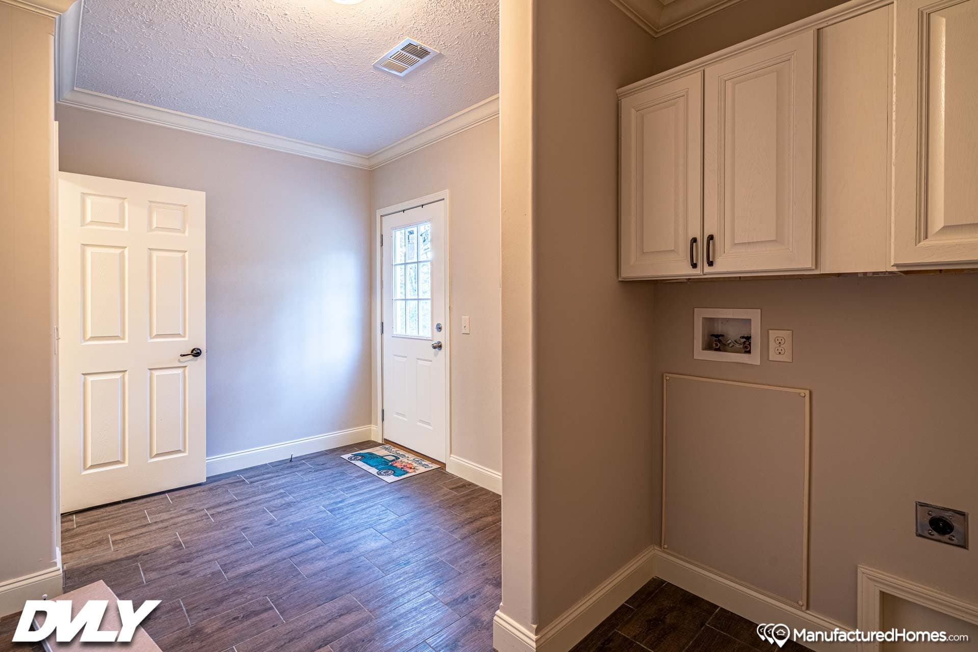 The julia interior home features