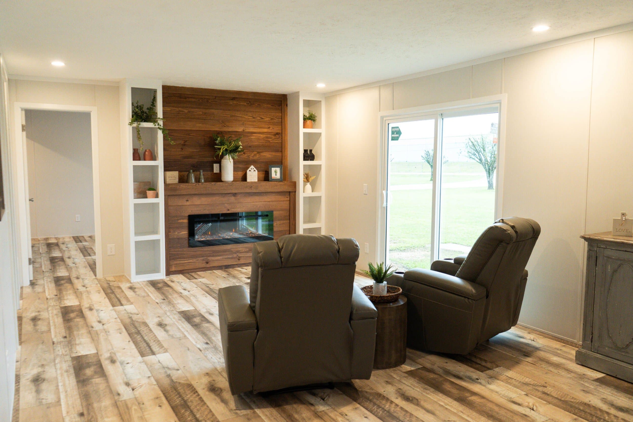 Big sky interior home features