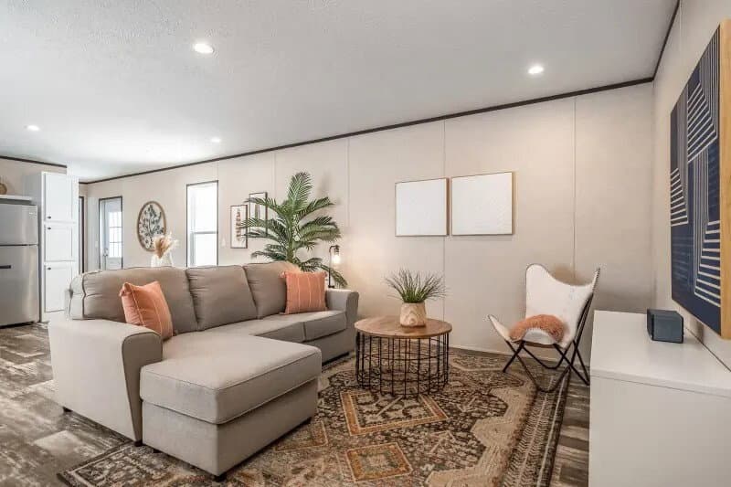 Ridge interior home features