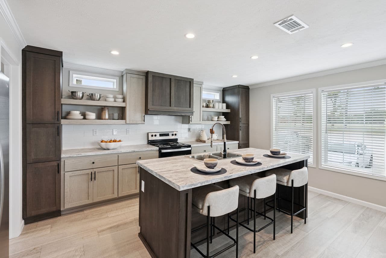 Driftwood cottage kitchen home features