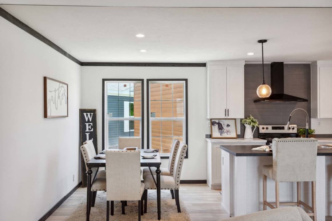 Roan interior home features