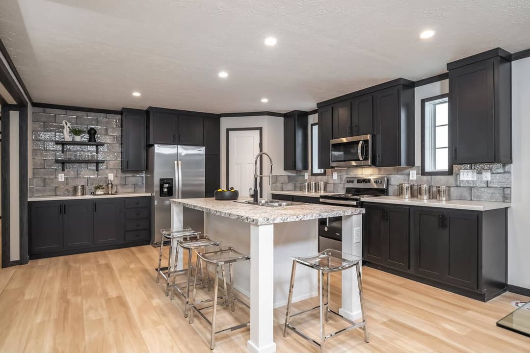 Cascade kitchen home features