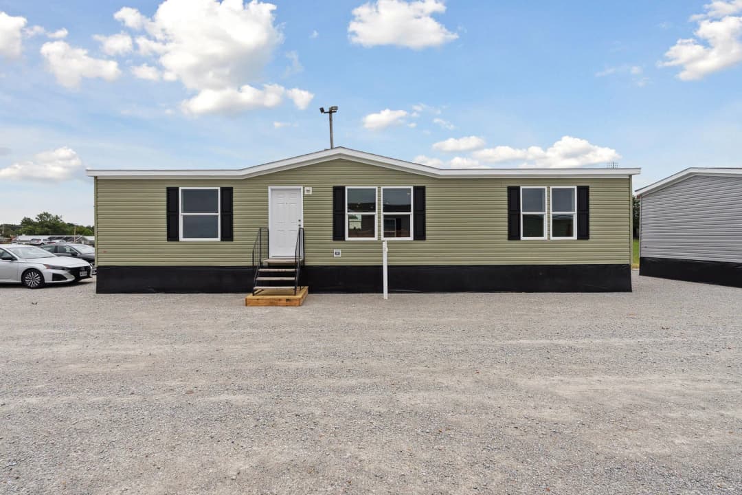 Carlisle elevation and exterior home features