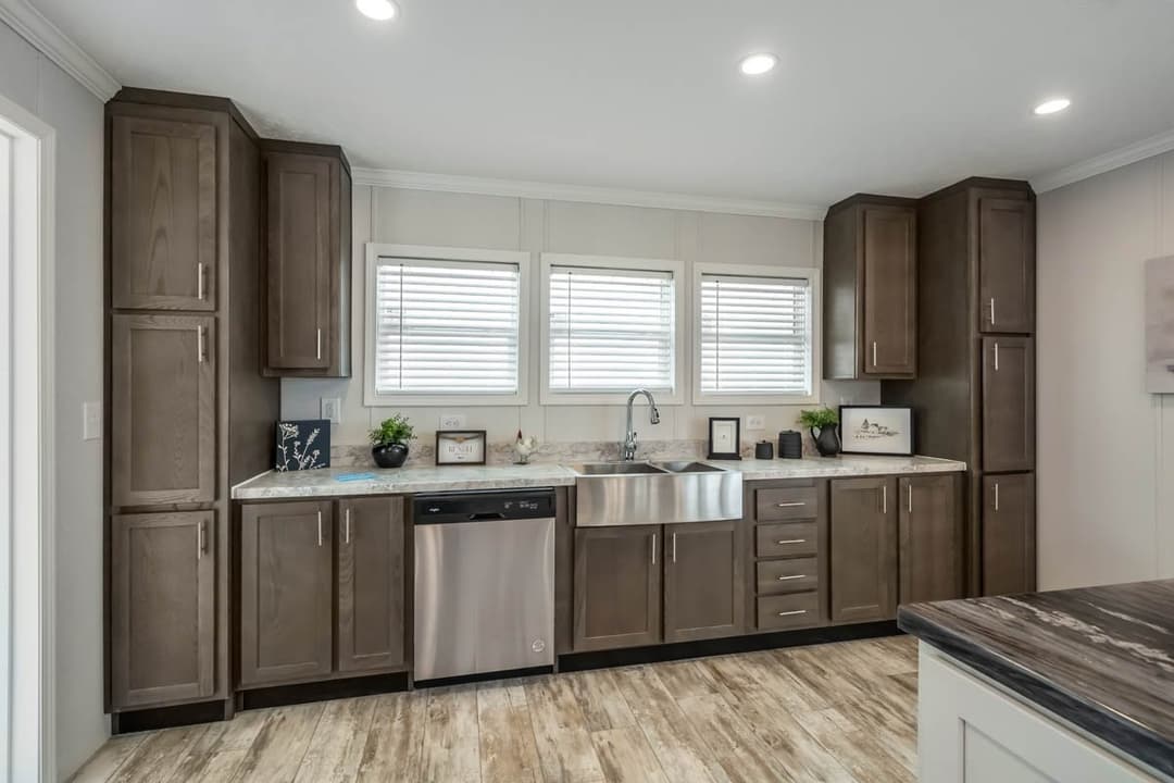 Nova kitchen home features