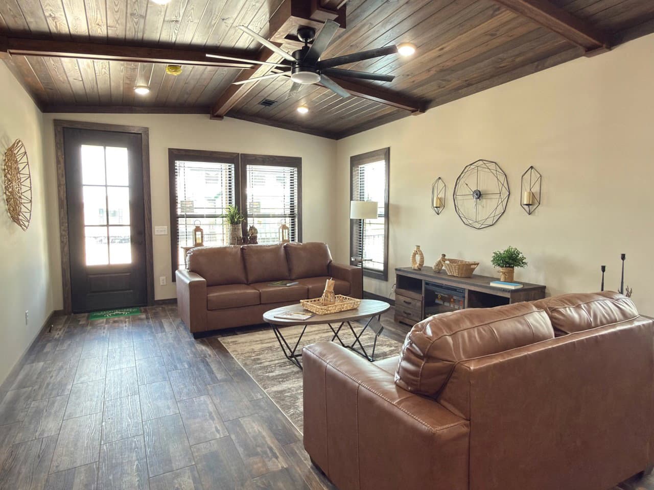 Robin's nest interior home features