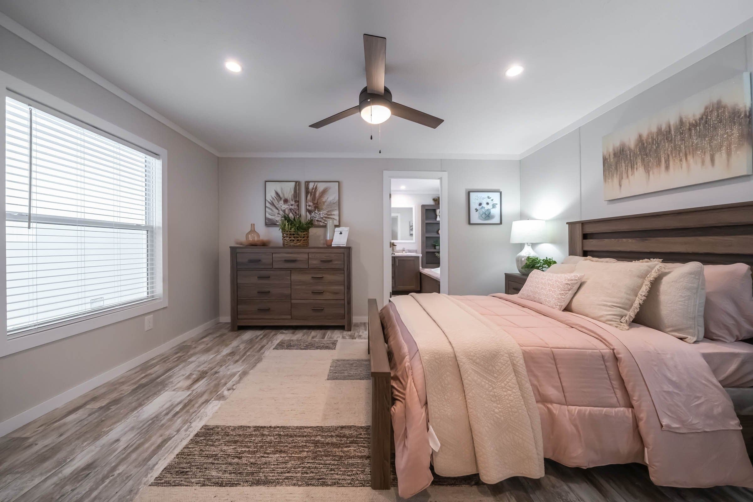 Fay bedroom home features