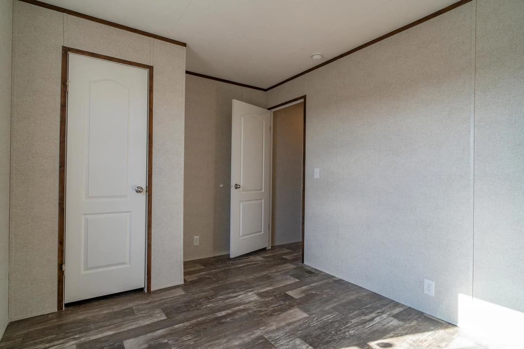 Crest bedroom home features