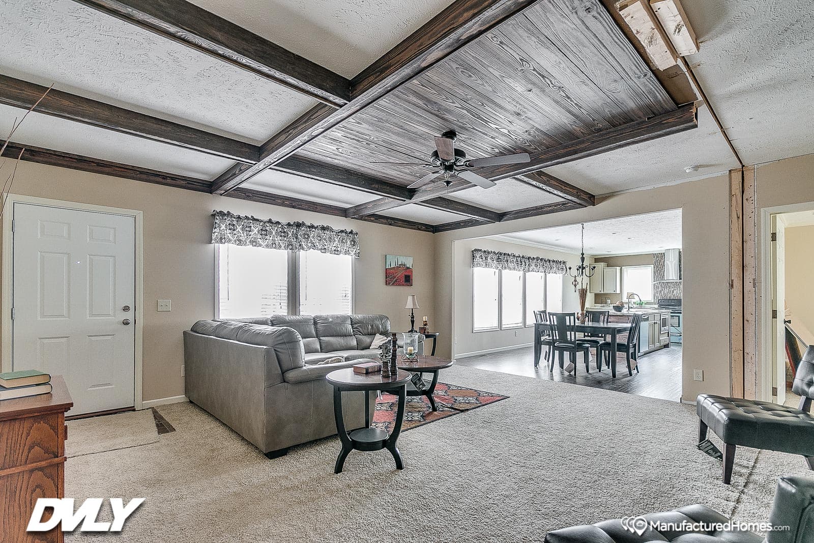 Ahaveh interior home features