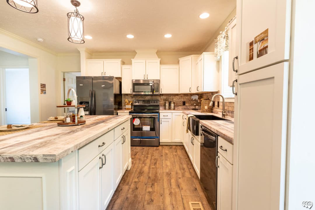 Aimon 4br kitchen home features