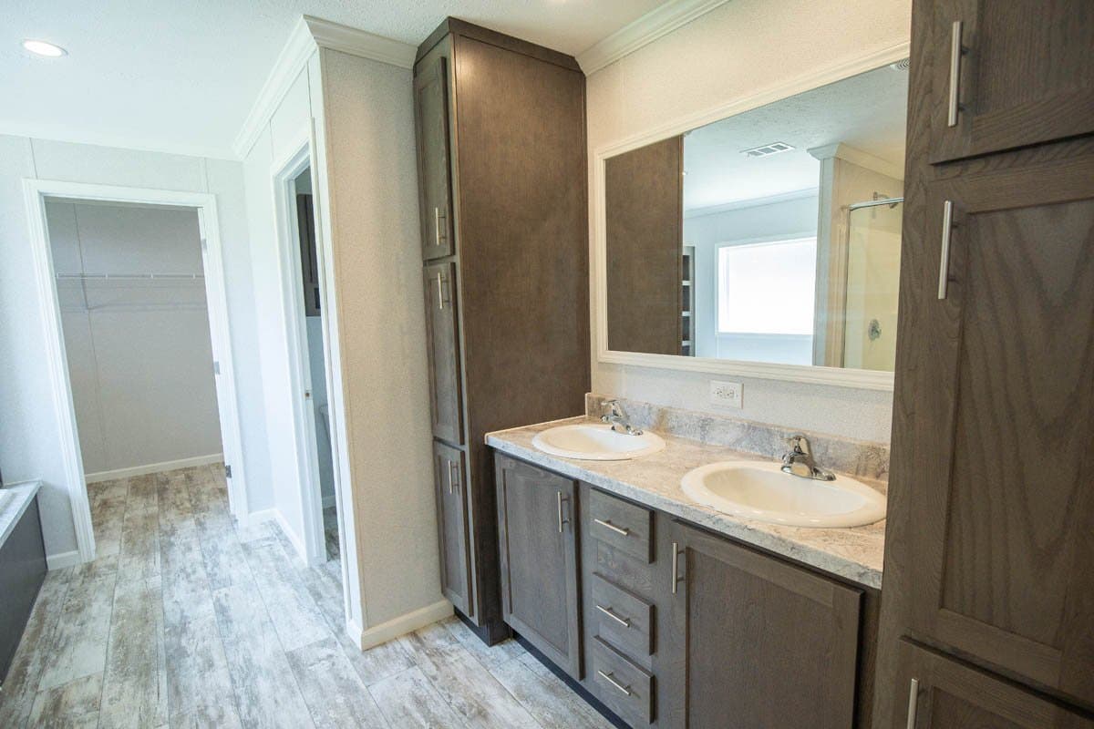 Juno bathroom home features