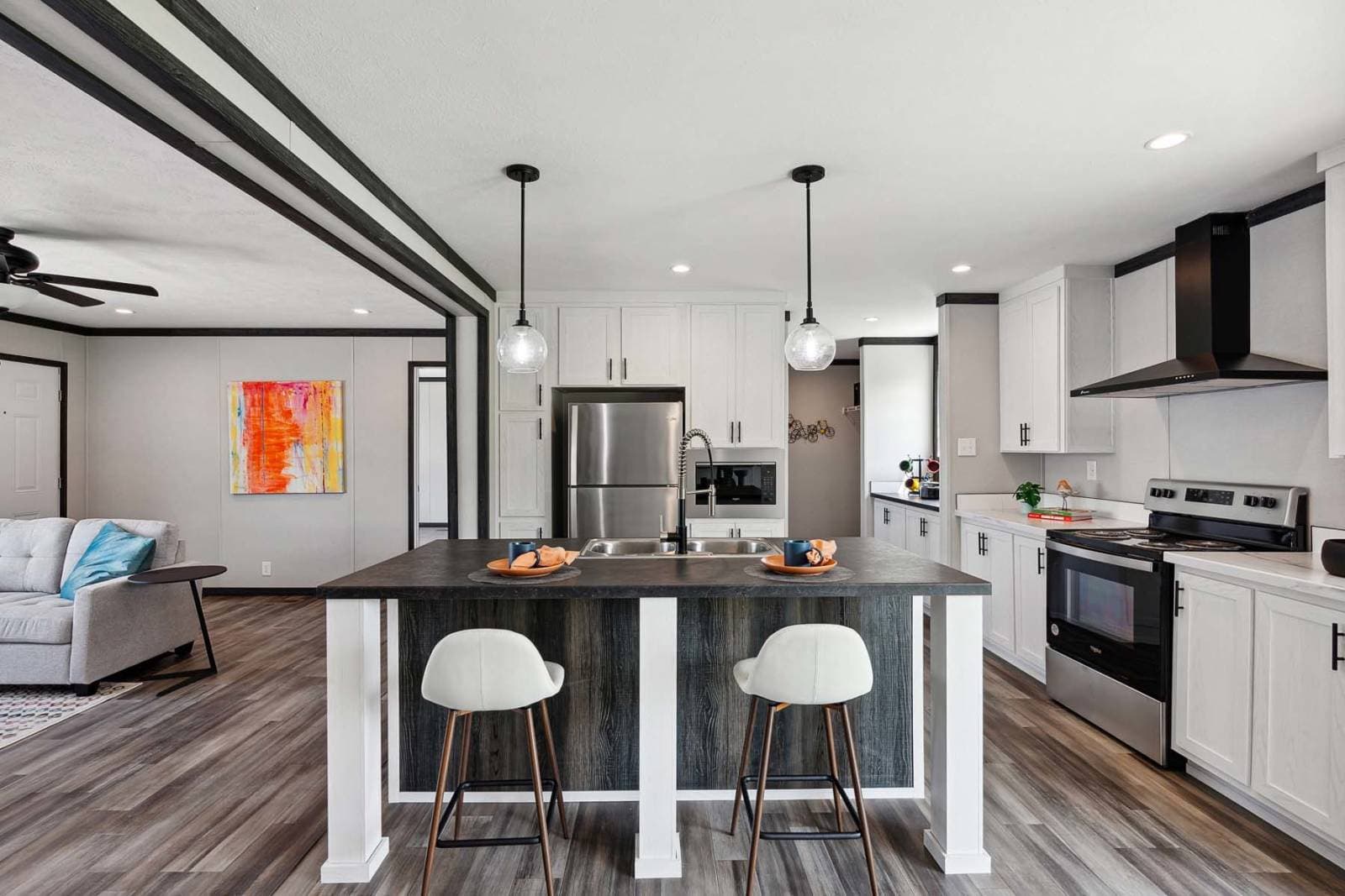 Clinch kitchen home features