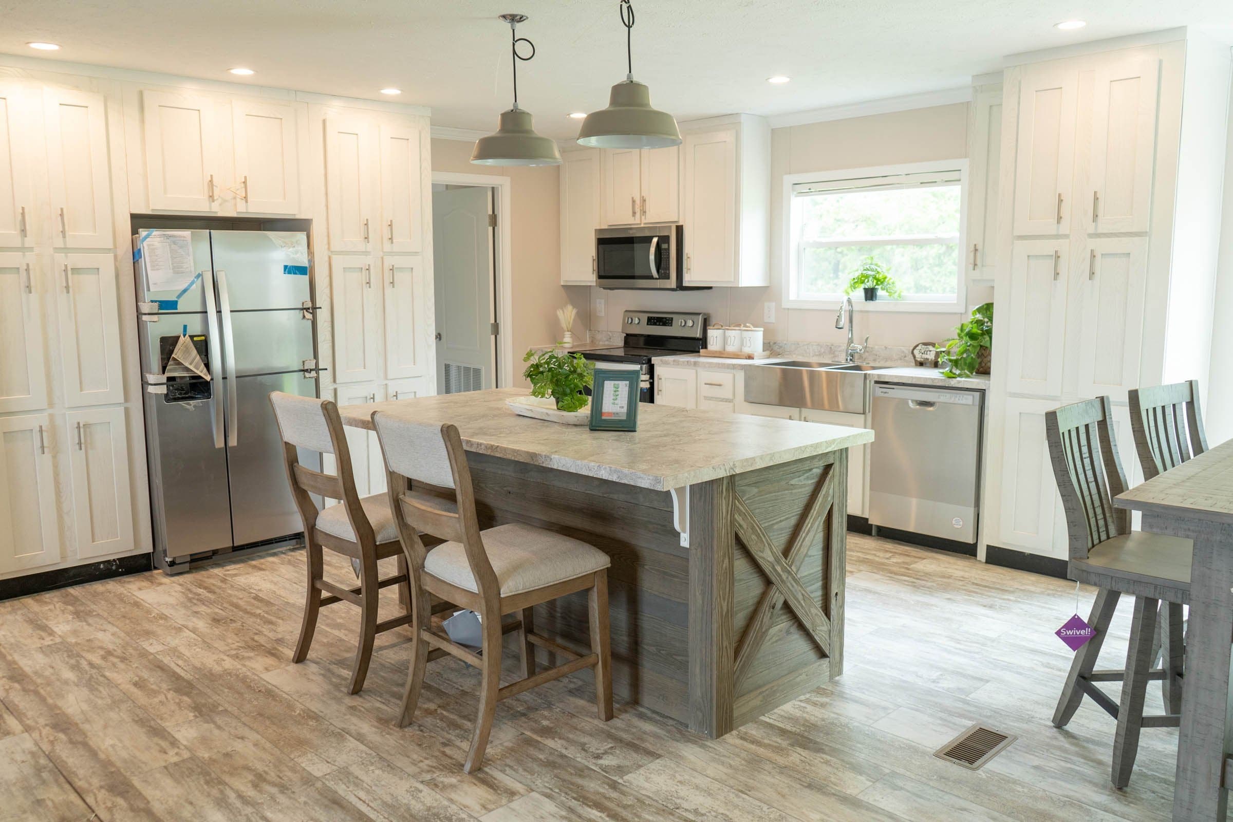 Luna interior home features