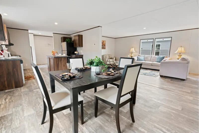 Pinnacle interior home features