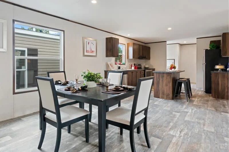 Pinnacle interior home features