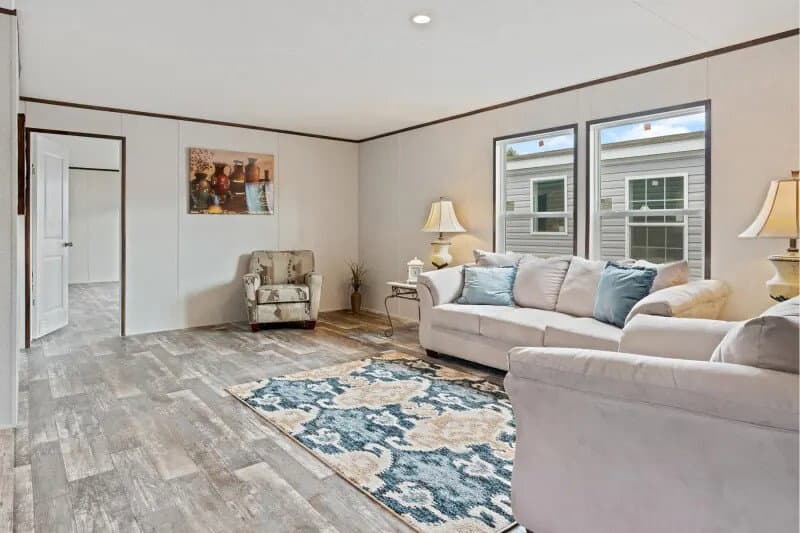 Pinnacle interior home features