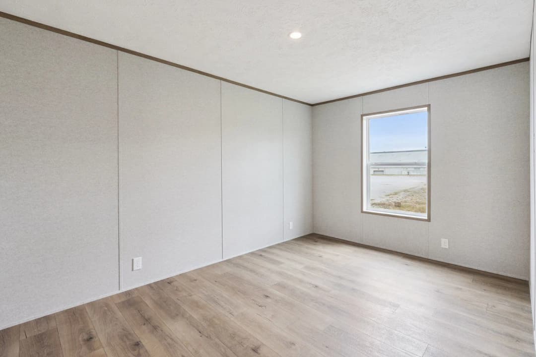 Carlisle bedroom home features