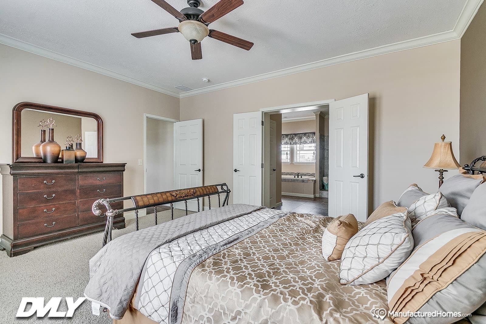 Charis house bedroom home features