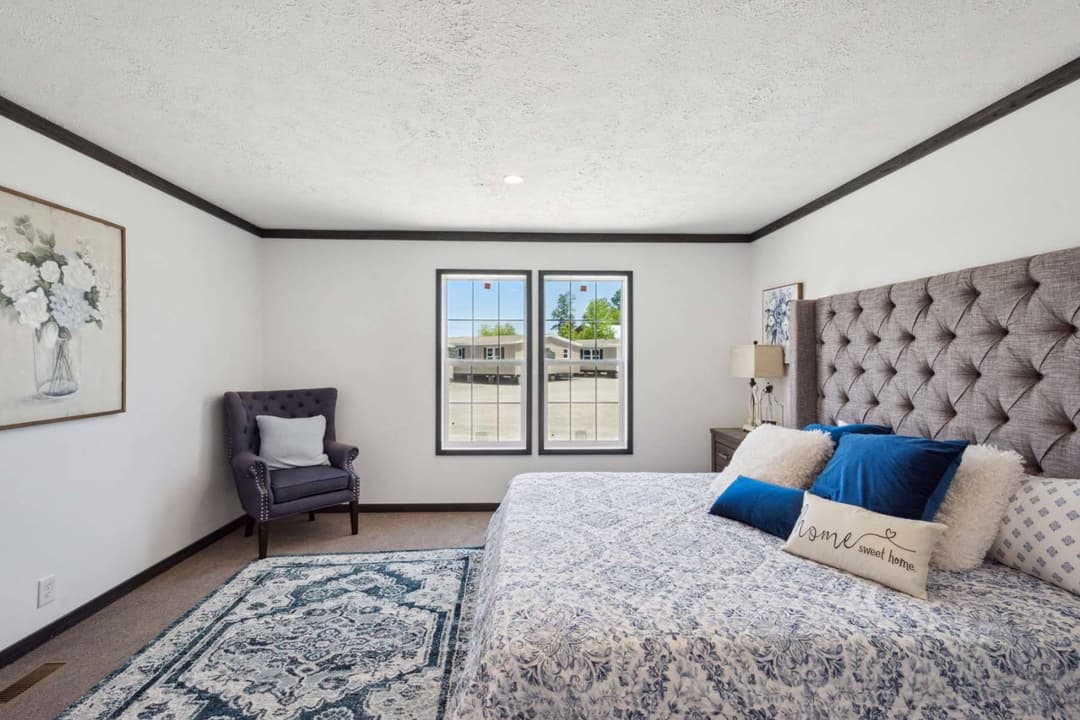 Roan bedroom home features