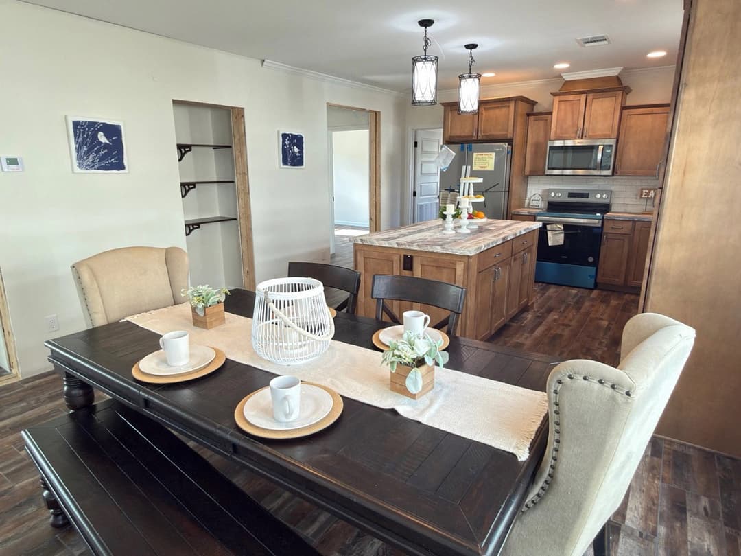 Aimon b 4br interior home features