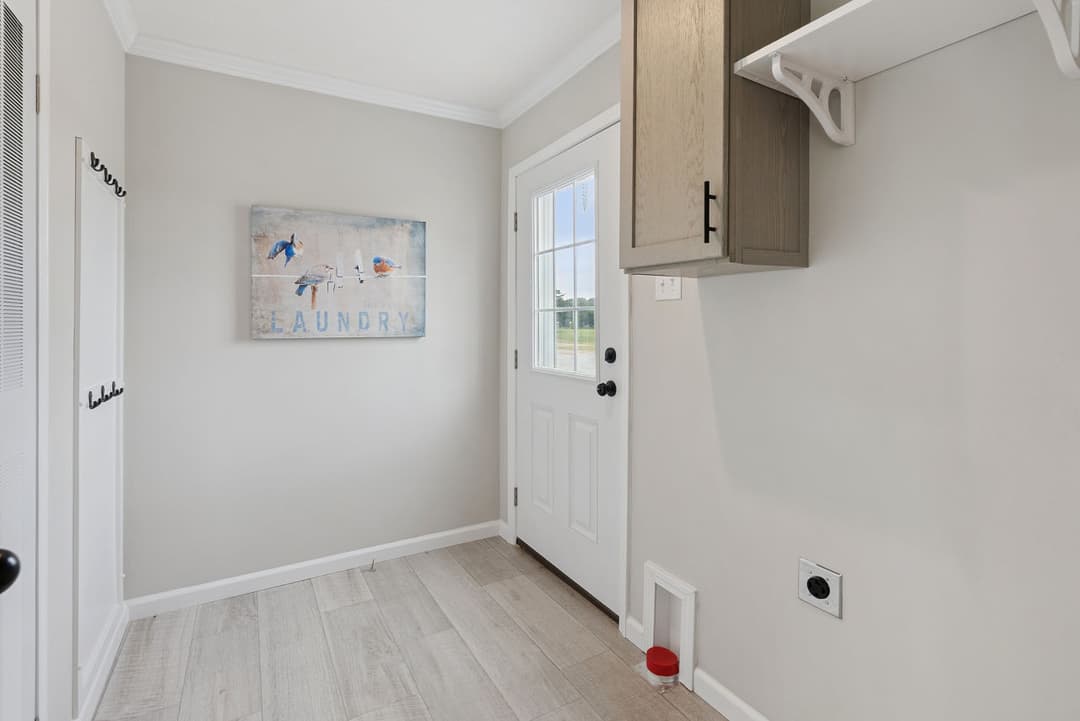 Driftwood cottage interior home features