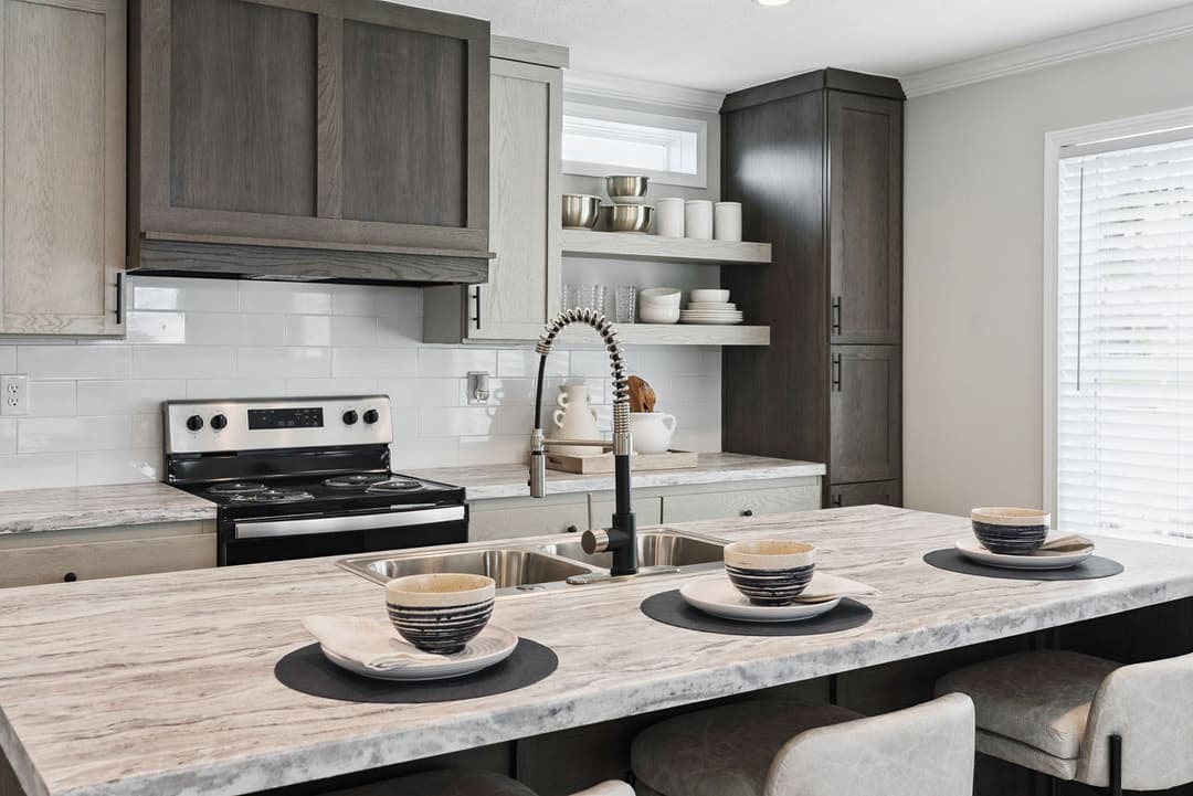 Driftwood cottage kitchen home features