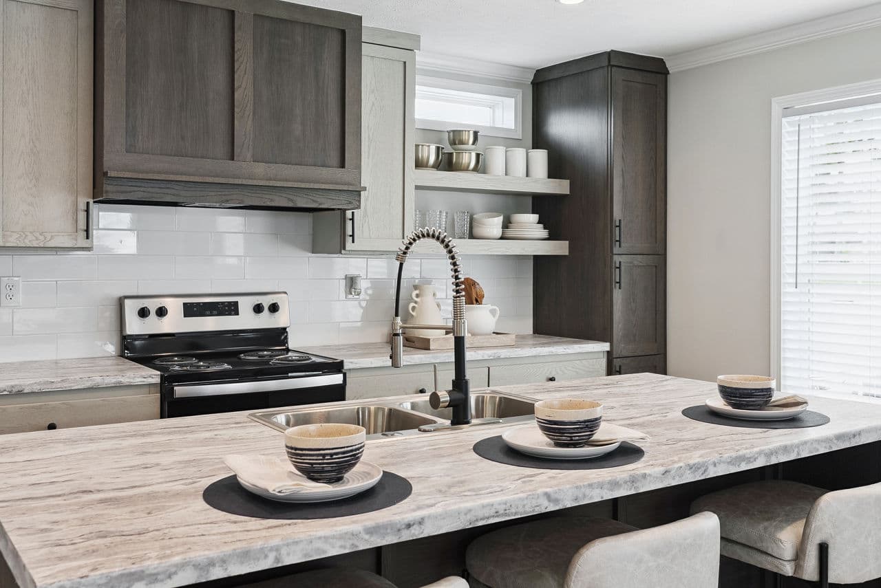 Driftwood cottage kitchen home features