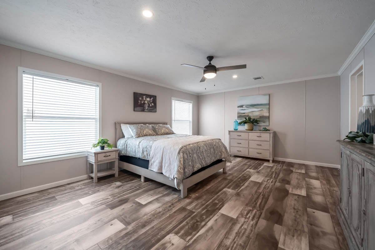 Ruby bedroom home features