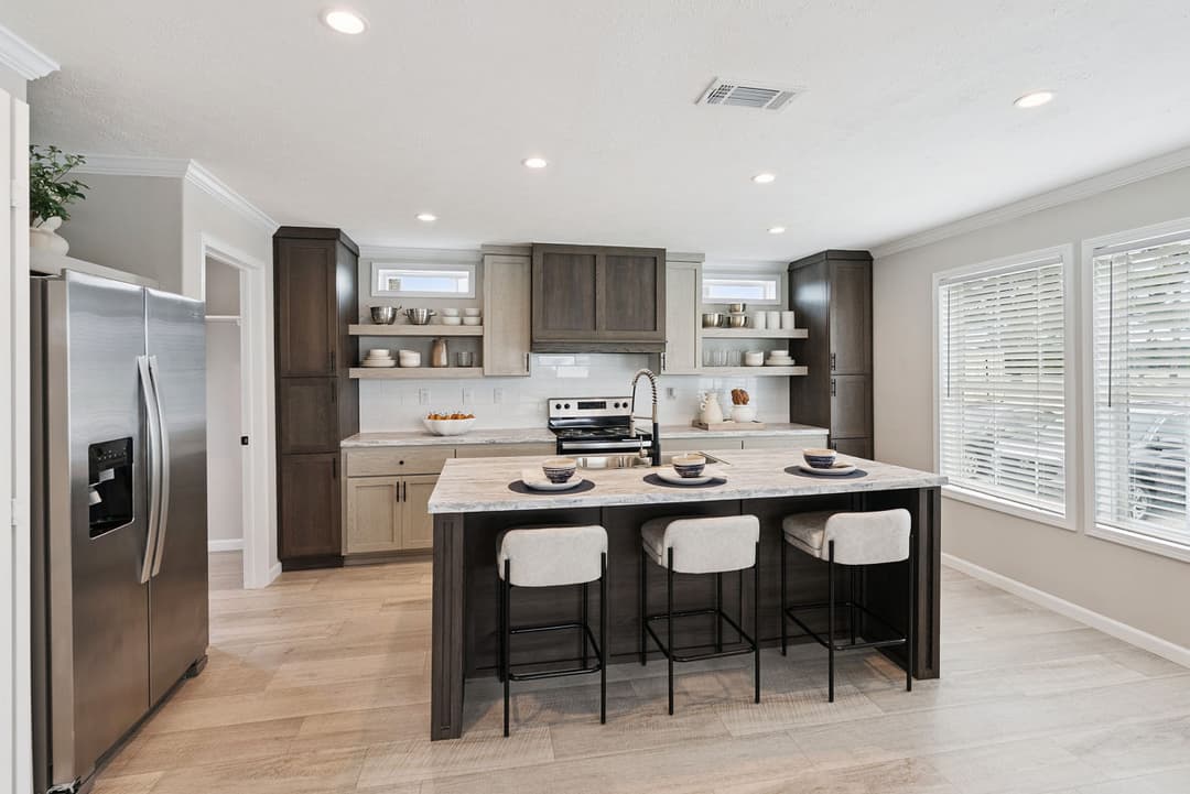 Driftwood cottage kitchen home features