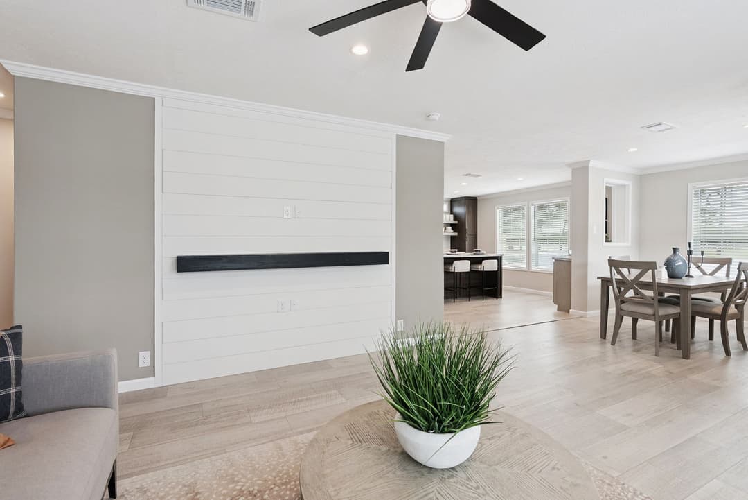 Driftwood cottage interior home features