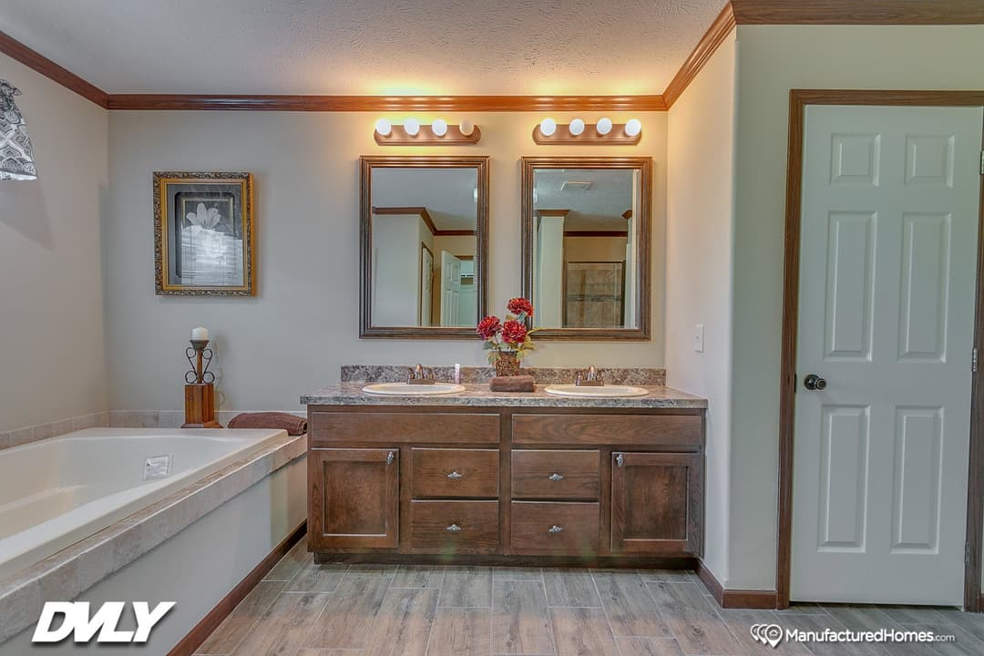Brooks pointe bathroom home features
