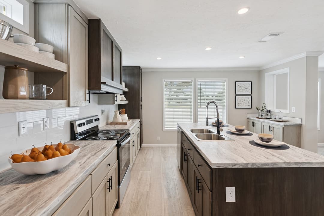 Driftwood cottage kitchen home features