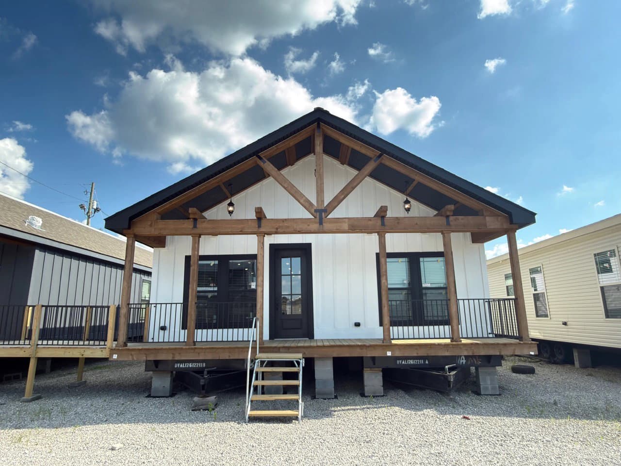 Robin's nest hero, elevation, and exterior home features