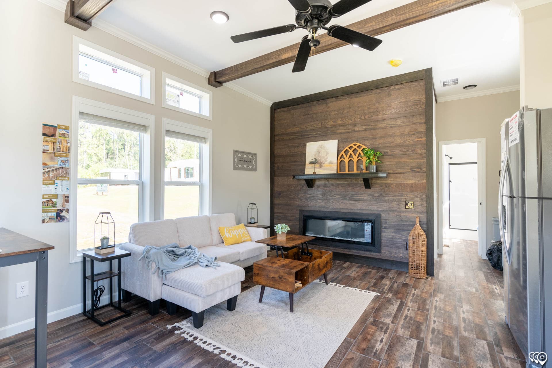 Cozy cabin 2 interior home features