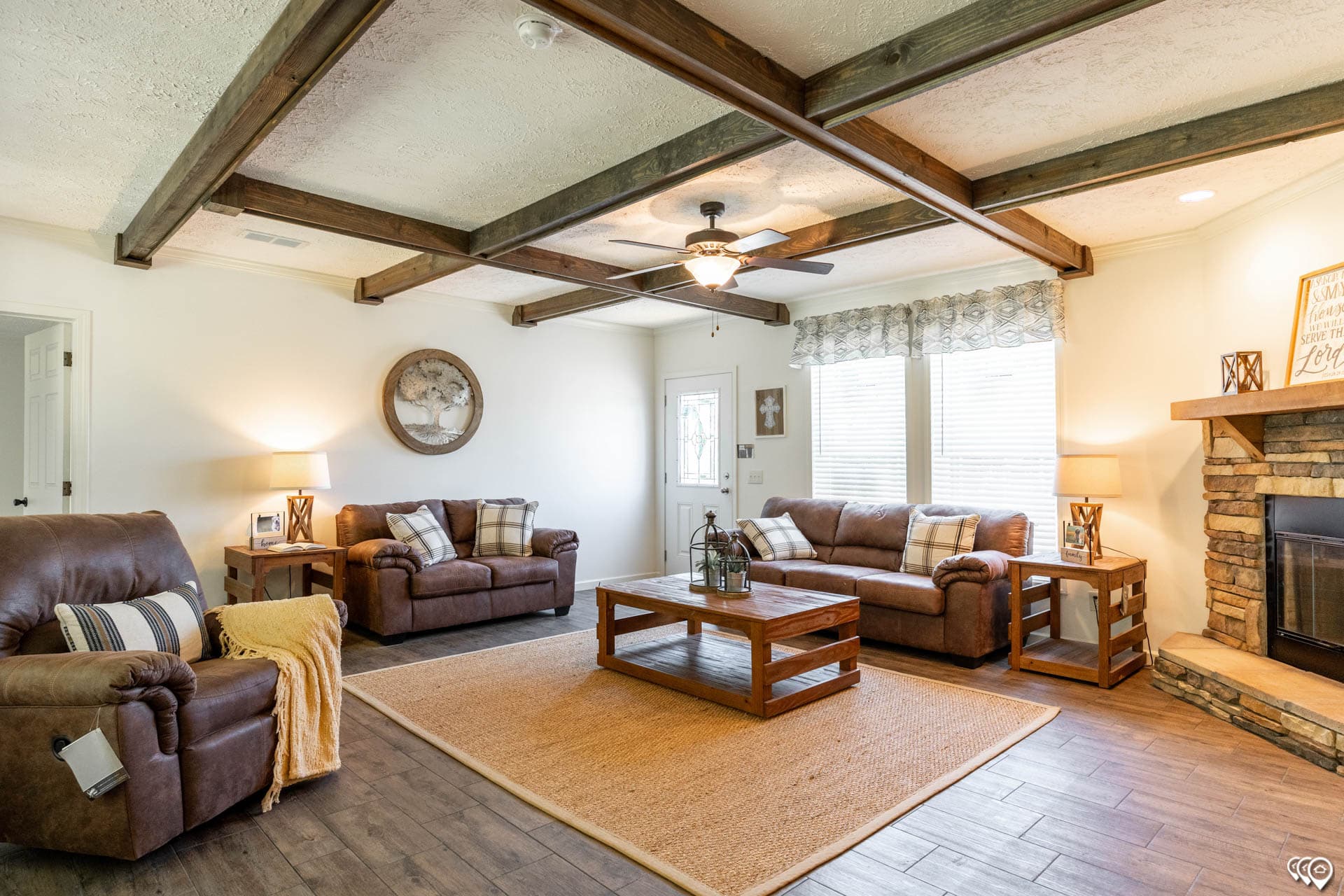 Aimon c interior home features