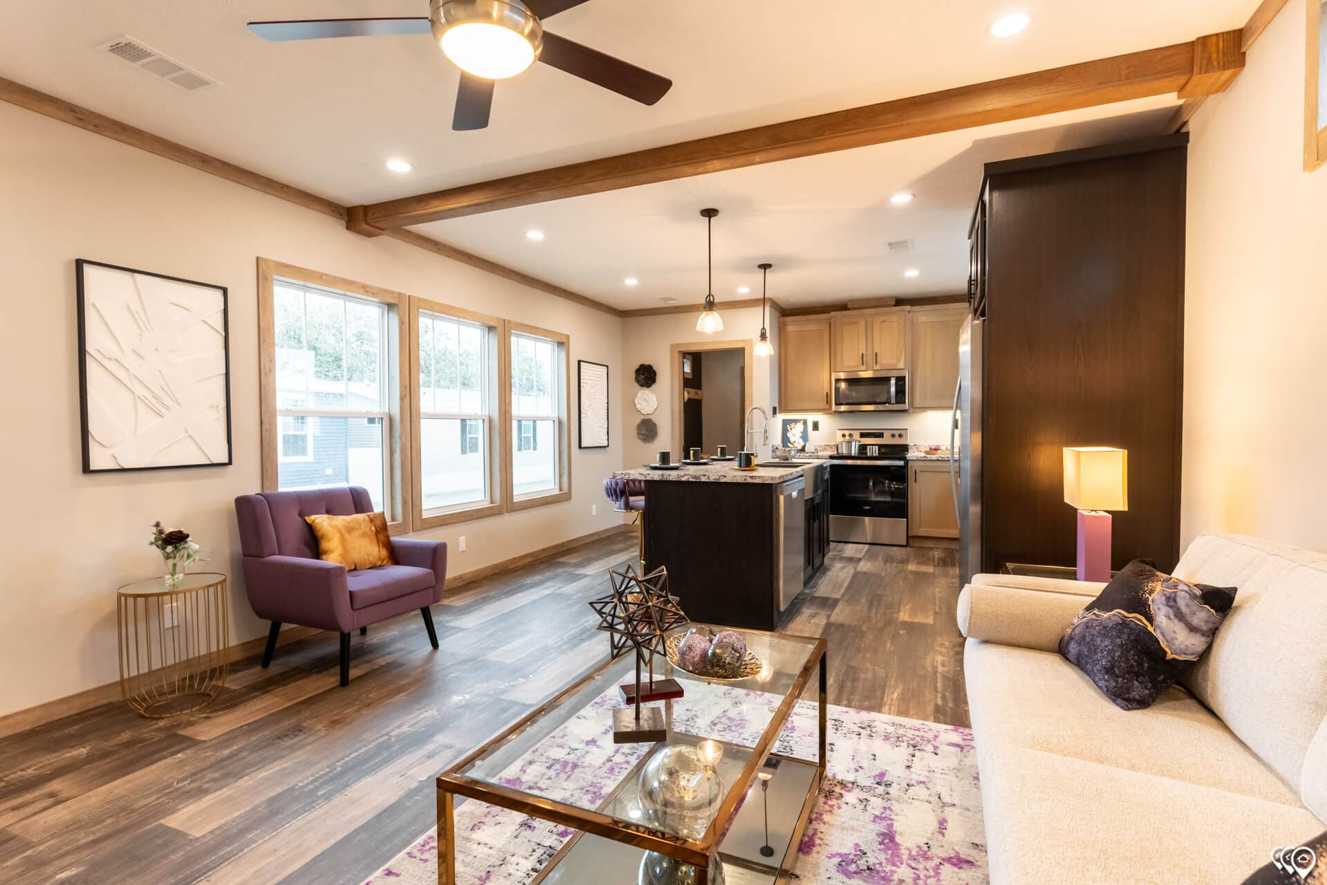 The canyon creek interior home features