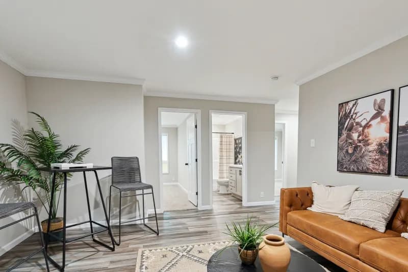 Casa grande interior home features