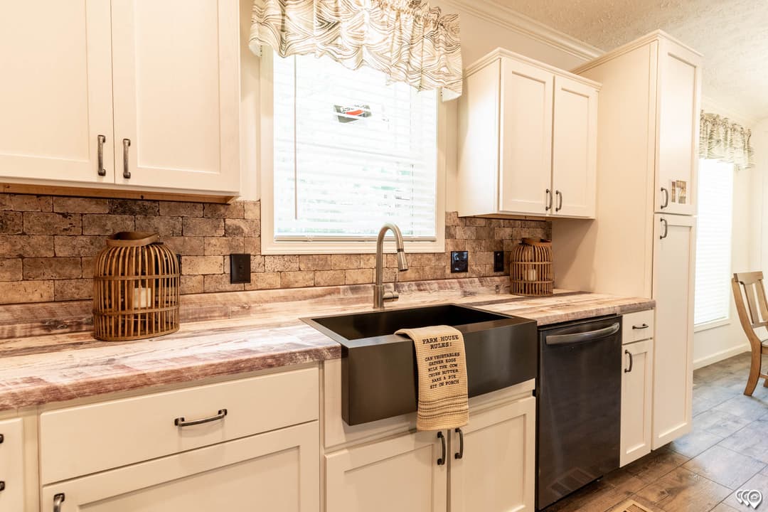 Aimon 4br kitchen home features